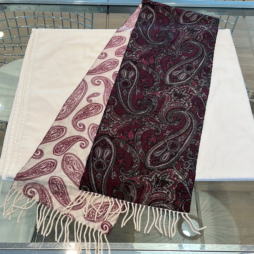 Reversible Cashmere Paisley Patterned Scarf with Fringe